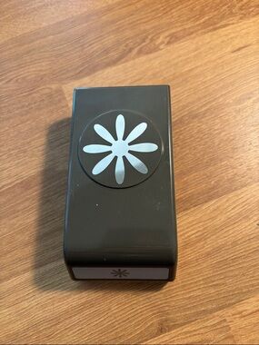 Stampin' Up! Black Daisy Paper Craft Punch